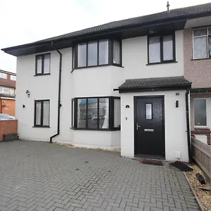 Holiday home Lee's House, Uxbridge